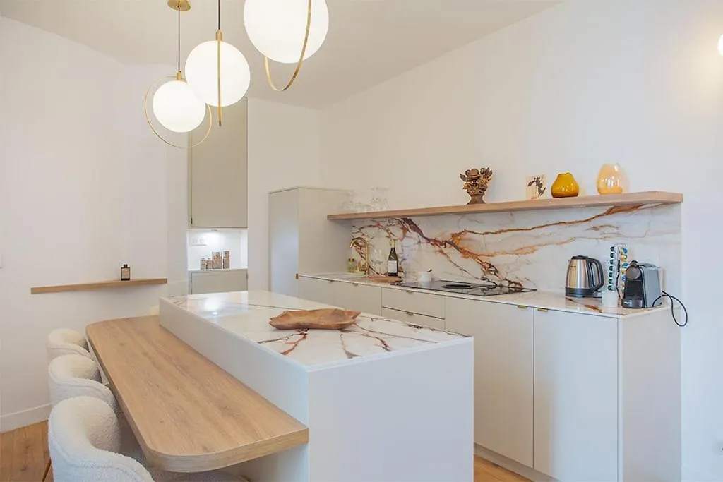 Montmartre Rochechouart - 1 Bed Apartment Paris