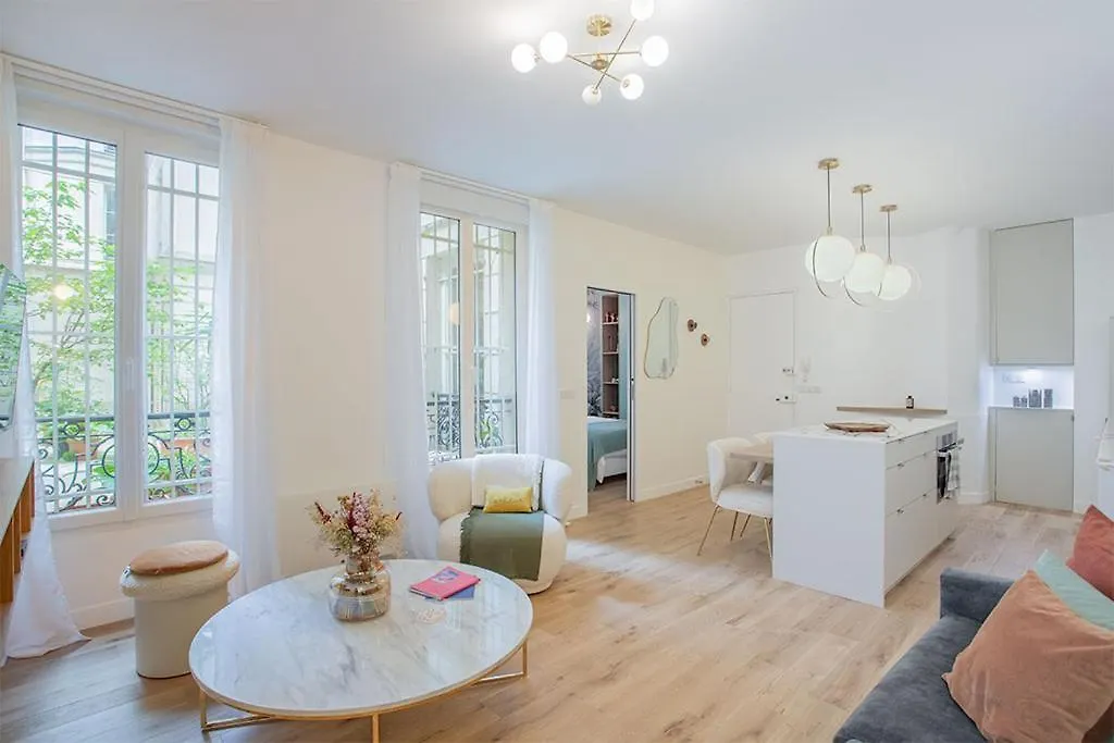 Montmartre Rochechouart - 1 Bed Apartment Paris
