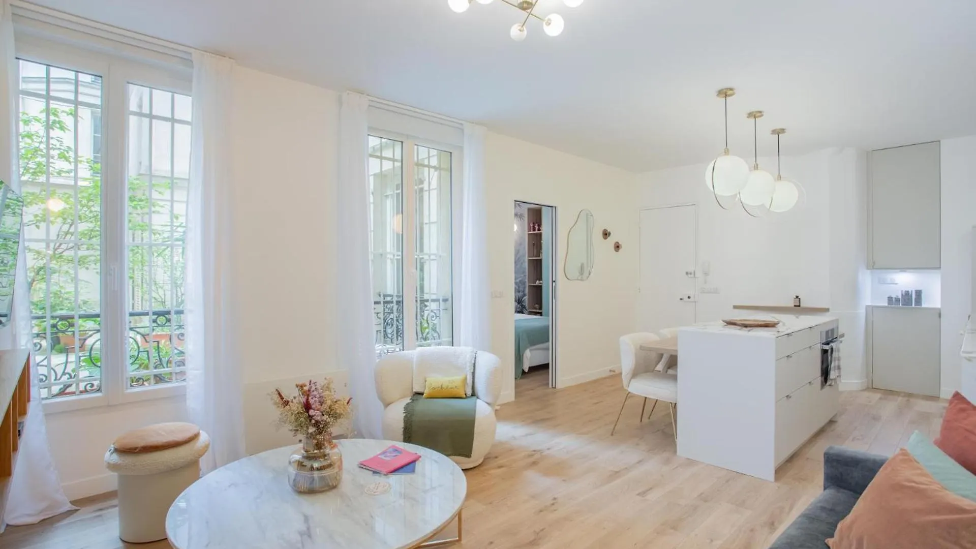 Montmartre Rochechouart - 1 Bed Apartment Paris