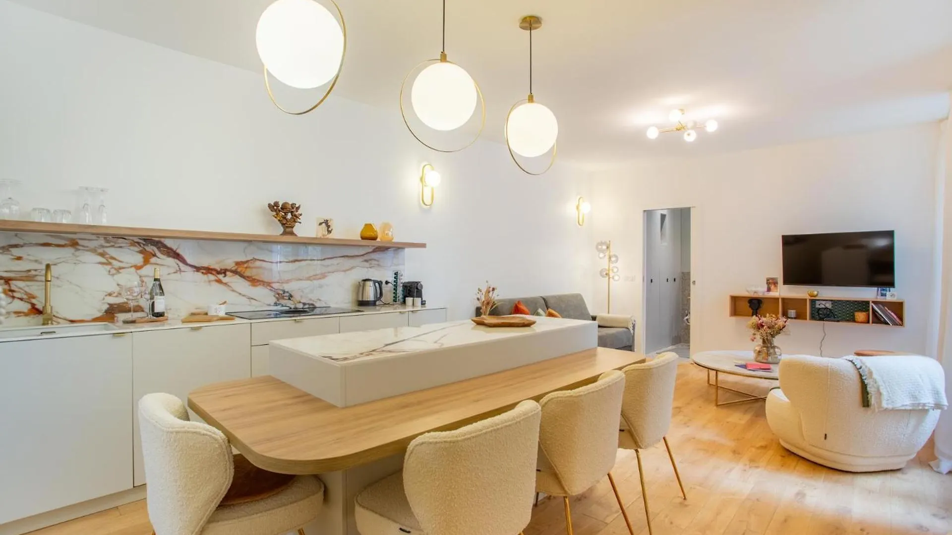 Montmartre Rochechouart - 1 Bed Apartment Paris